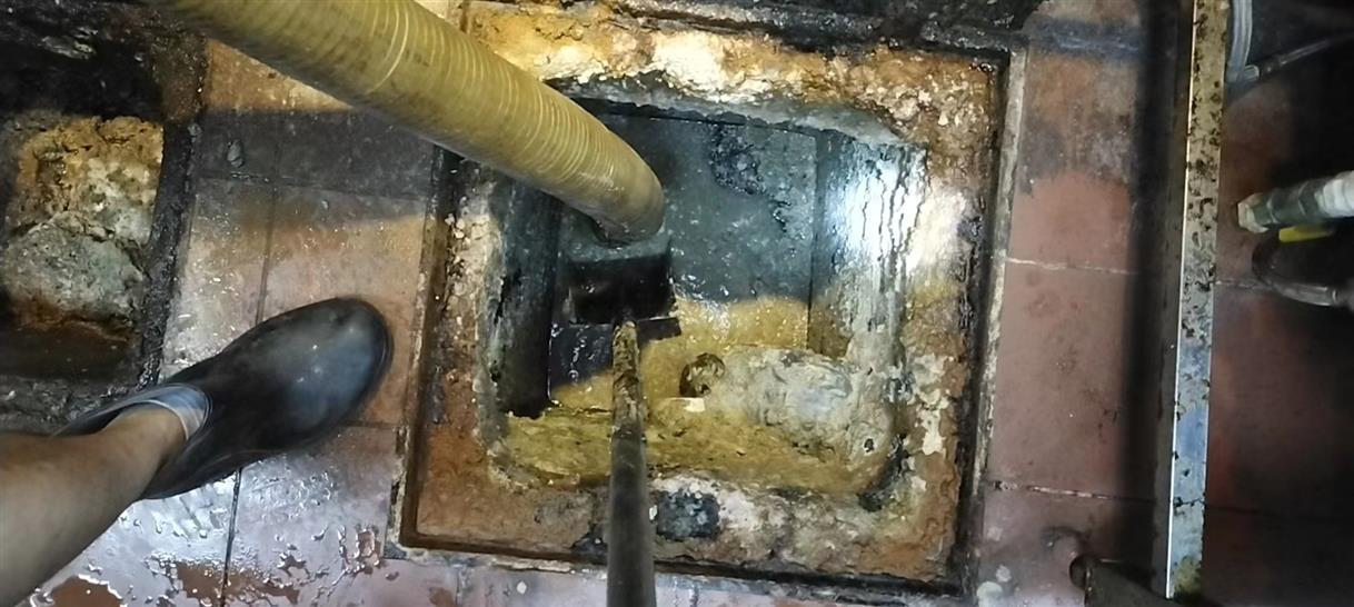 沙坪坝化油池清理-污水池清掏